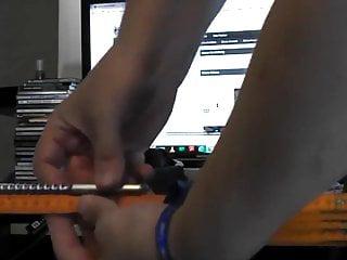 Transsexuelle wird von einer Transe mit einem Vibrator gefickt